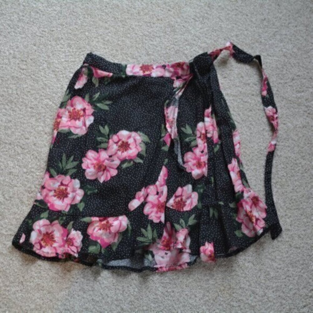 Planet gold skirt junior floral skirt size small